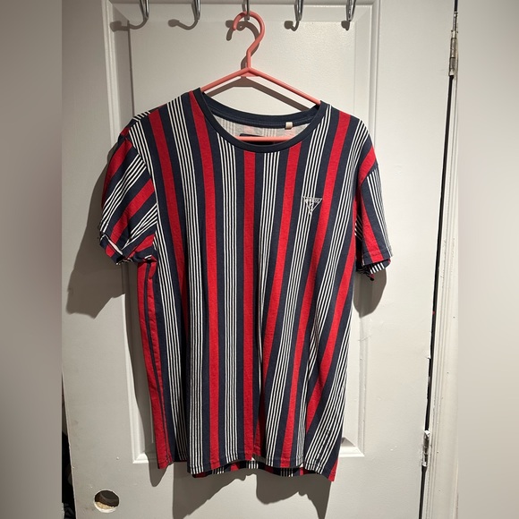 Guess T Shirt - Picture 1 of 1